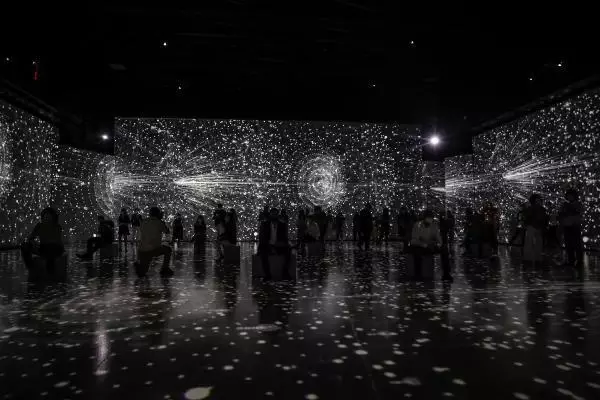 YAPAY ZEKA ALGORİTMALARI SAYESİNDE VAN GOGH TABLOLARININ İÇİNDE GEZİLDİ