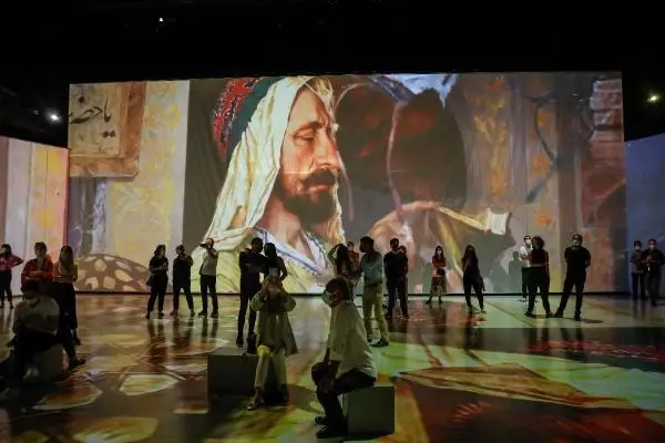 YAPAY ZEKA ALGORİTMALARI SAYESİNDE VAN GOGH TABLOLARININ İÇİNDE GEZİLDİ