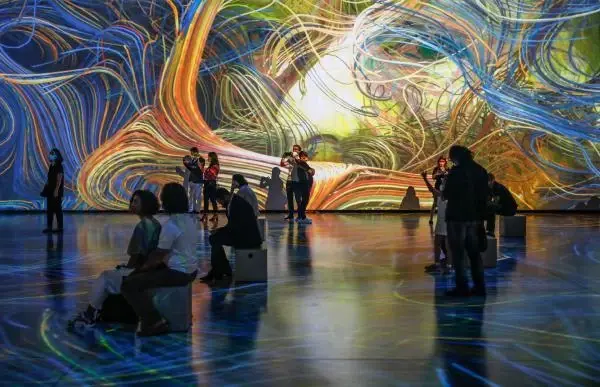 YAPAY ZEKA ALGORİTMALARI SAYESİNDE VAN GOGH TABLOLARININ İÇİNDE GEZİLDİ