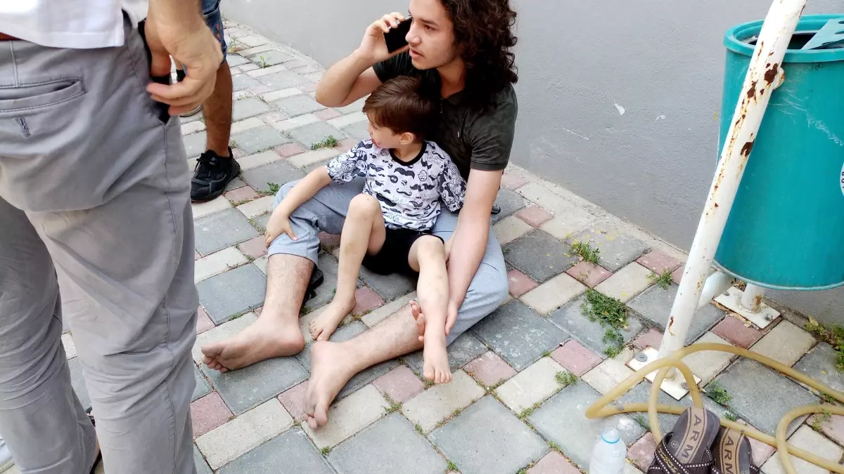 Adana'da kamyonetin çarptığı çocuk yaralandı