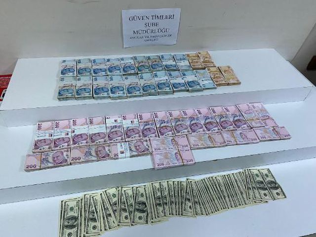 AVCILAR'DA POLİS ŞÜPHE ÜZERİNE ARACI DURDURDU; 2 MİLYON LİRALIK HIRSIZLIK ORTAYA ÇIKTI