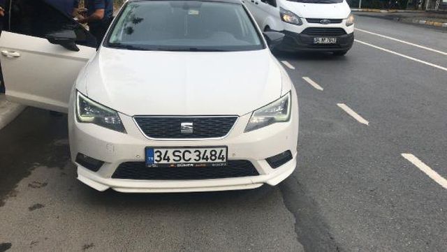 AVCILAR'DA POLİS ŞÜPHE ÜZERİNE ARACI DURDURDU; 2 MİLYON LİRALIK HIRSIZLIK ORTAYA ÇIKTI