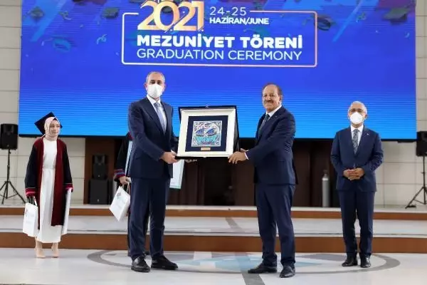 BAKAN ELVAN İHRACATTA 200 MİLYAR DOLARIN ÜZERİNE ÇIKACAĞIZ