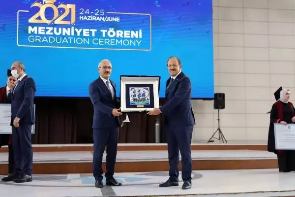 BAKAN ELVAN İHRACATTA 200 MİLYAR DOLARIN ÜZERİNE ÇIKACAĞIZ