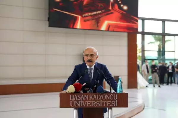 BAKAN ELVAN İHRACATTA 200 MİLYAR DOLARIN ÜZERİNE ÇIKACAĞIZ