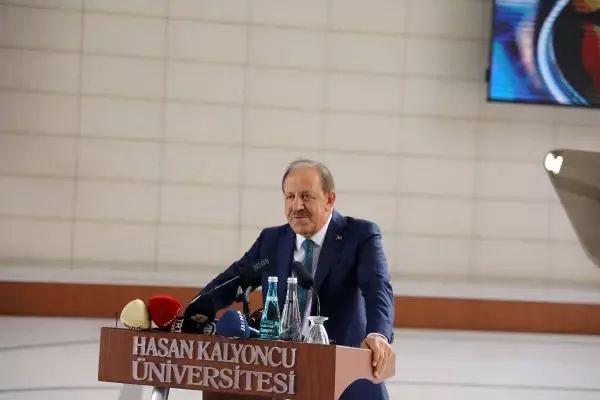 BAKAN ELVAN İHRACATTA 200 MİLYAR DOLARIN ÜZERİNE ÇIKACAĞIZ
