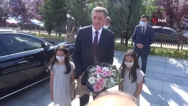 Bakan Selçuk: Okul isimleri ile çocuklara aslında bir vizyon, hedef, rol model gösteriyoruz