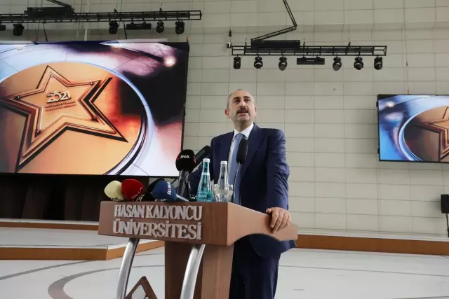 GAZİANTEP - Bakanlar Gül ve Elvan, Hasan Kalyoncu Üniversitesi Mezuniyet Töreni'ne katıldı