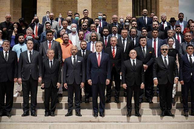 Başkan Burak Elmas, borçsuzluk kağıdıyla ilgili kapıda bekleyen tehlikeyi itiraf etti Başkan Burak Elmas, borçsuzluk kağıdıyla ilgili kapıda bekleyen tehlikeyi itiraf etti