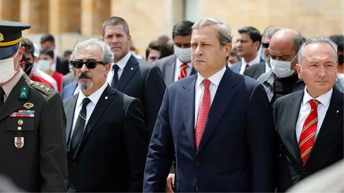 G.Saray Başkanı Burak Elmas, borçsuzluk kağıdı yüzünden kapıda bekleyen tehlikeyi itiraf etti