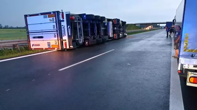 Kasırga, Çekya'nın Güney Moravya Bölgesi'ni yerle bir etti