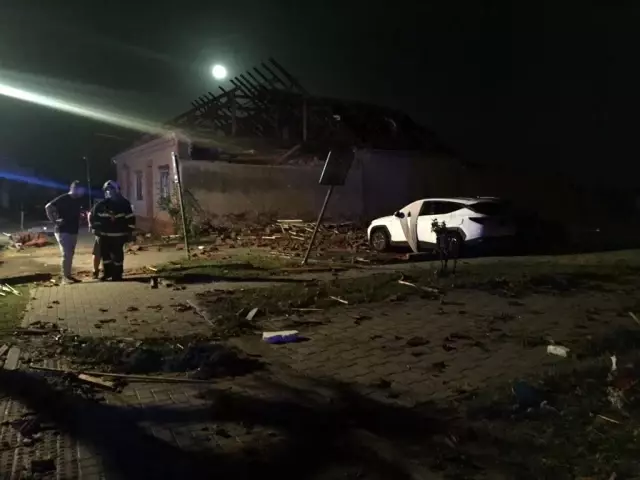 Kasırga, Çekya'nın Güney Moravya Bölgesi'ni yerle bir etti