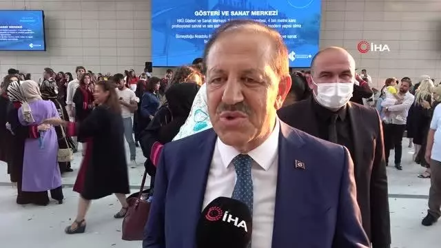 Cemal Kalyoncu, öğrencilerin heyecanına ortak oldu