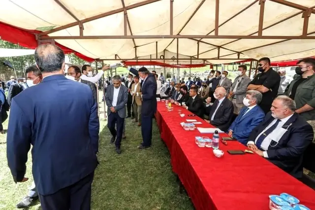 Erciş'te husumetli 4 aile düzenlenen 2 ayrı programla barıştırıldı