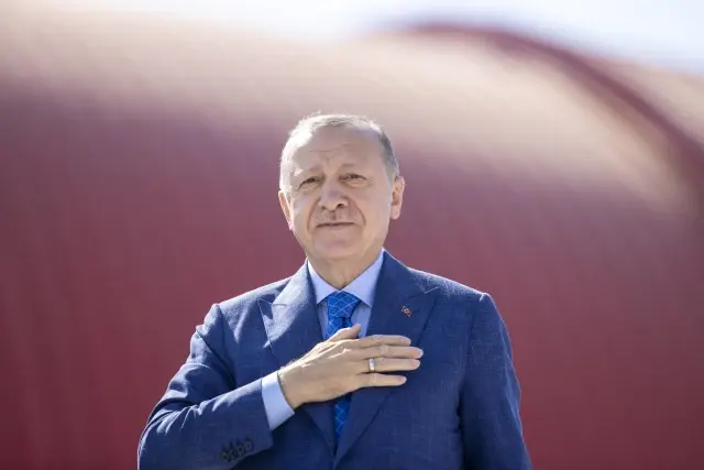 Erdoğan: 'Karşımızda bir türlü yerli ve milli olmayı başaramayan anlayış var. Milletin gönlüne girmek yerine gözünü dışarıya diken bu zihniyete...