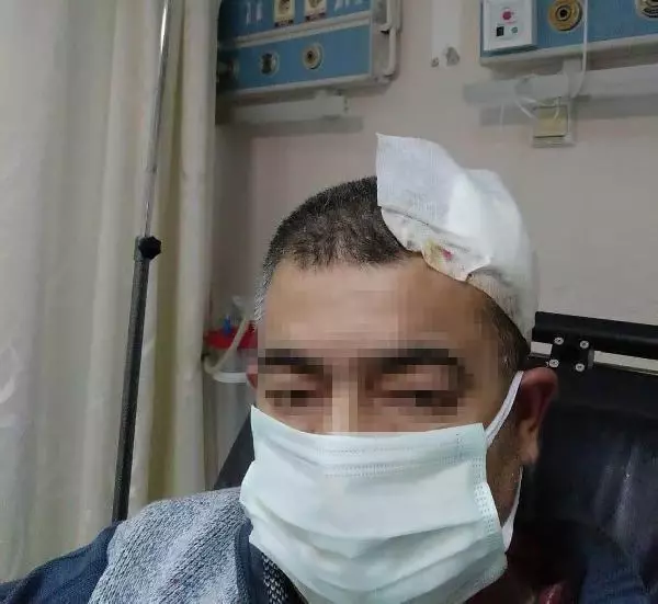 Son dakika haber... İmamın, müezzine tabureyle saldırdığı anlar kamerada 6 Son dakika haber... İmamın, müezzine tabureyle saldırdığı anlar kamerada