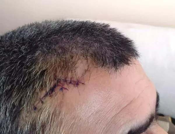 Son dakika haber... İmamın, müezzine tabureyle saldırdığı anlar kamerada 8 Son dakika haber... İmamın, müezzine tabureyle saldırdığı anlar kamerada