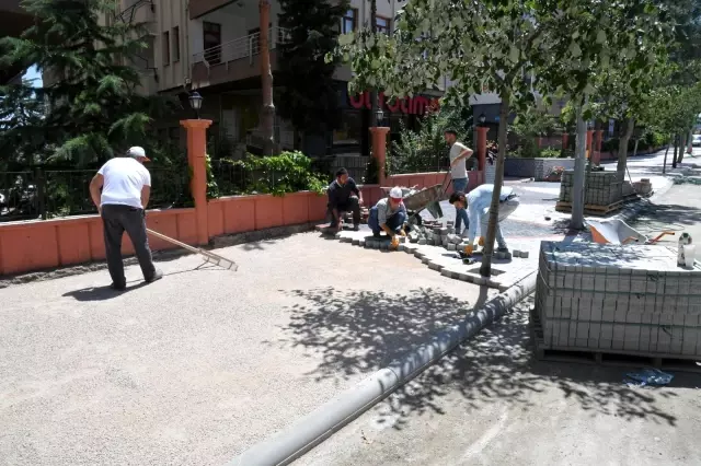 Şehrin Meydanları, Kaldırımları Belediyenin Ürettiği Begonit Taşlarla Kaplanıyor