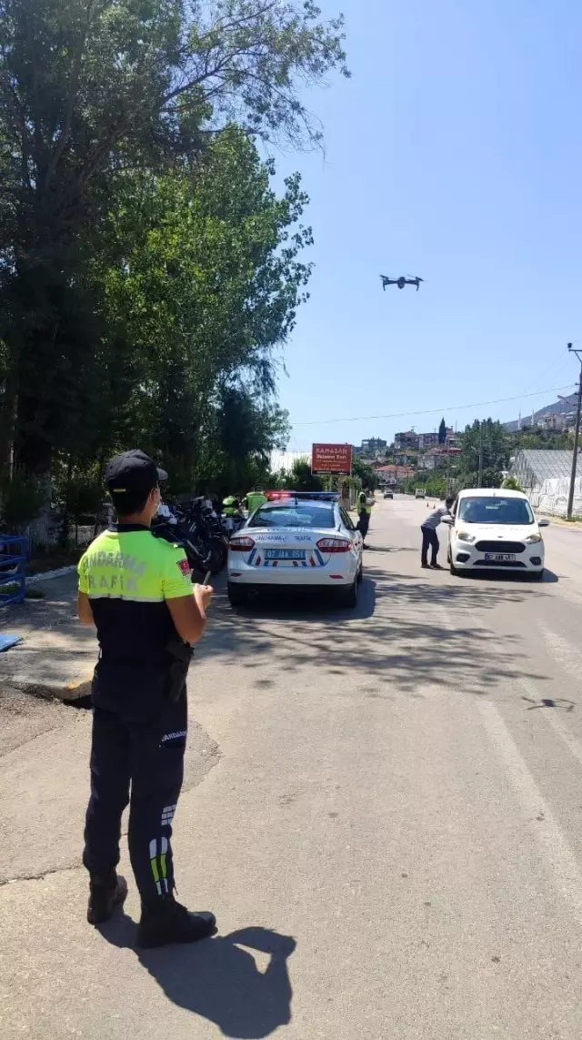 Jandarmadan kural tanımaz sürücülere 335 bin TL para cezası
