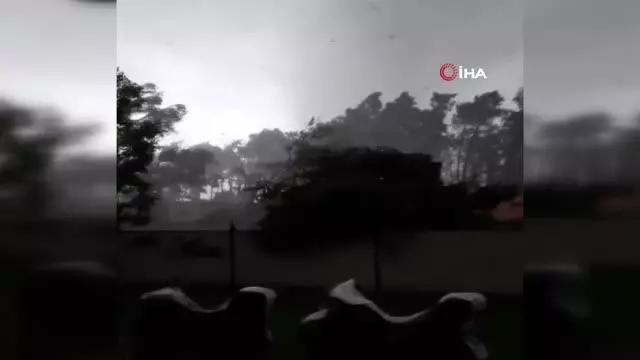 Kasırga, Çekya'nın Güney Moravya Bölgesi'ni yerle bir etti