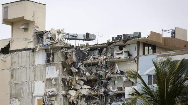 Miami'de çöken 12 katlı binada ölenlerin sayısı 4'e çıktı, 159 kişiden haber alınamıyor