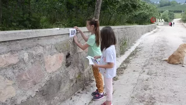 Ordu'da iki kız kardeş hazırladıkları afişlerle kaybolan ördeklerini arıyor