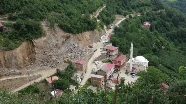 GİRESUN PATLATILAN DİNAMİT NEDENİYLE HASAR GÖREN BELEDİYE BİNASI ONARILIYOR