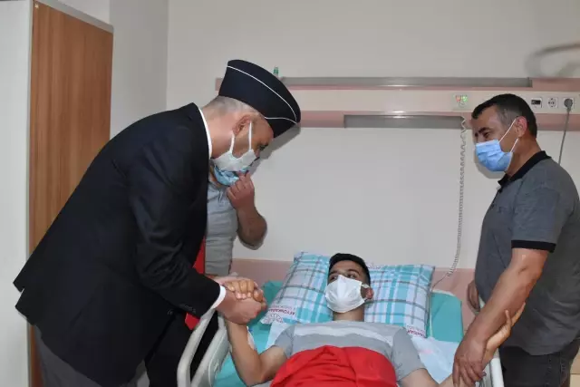 AFYONKARAHİSAR -Pençe-Yıldırım operasyonunda yaralanan asker, memleketine getirildi AFYONKARAHİSAR -Pençe-Yıldırım operasyonunda yaralanan asker, memleketine getirildi