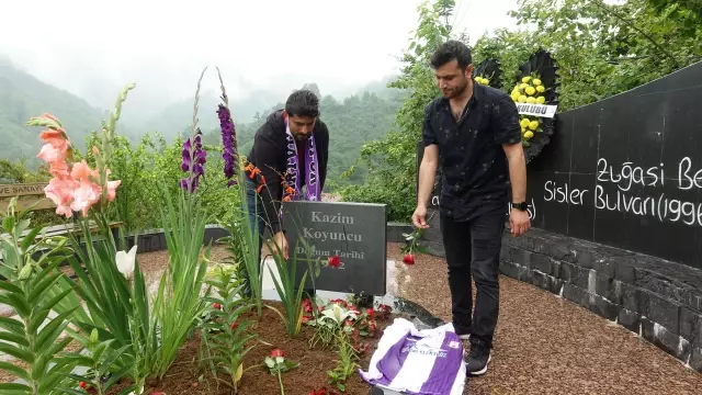 Sanatçı Kazım Koyuncu, vefatının 16. yılında kabri başında anıldı