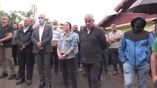 Sanatçı Kazım Koyuncu, vefatının 16. yılında kabri başında anıldı