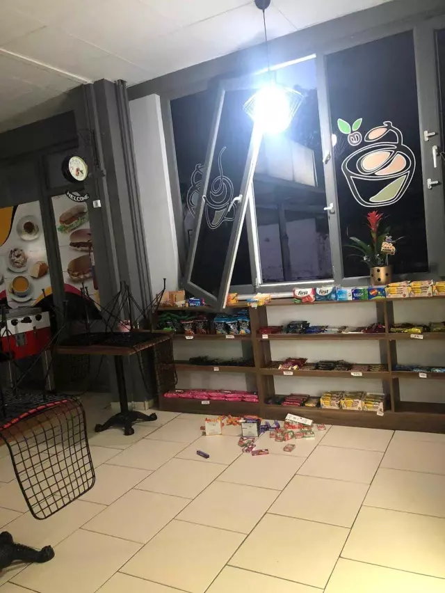 Kasadaki parayı az bulunca meşrubat çaldılar...Yılda bir soydukları kafede güvenlik kamerasına yakalandılar