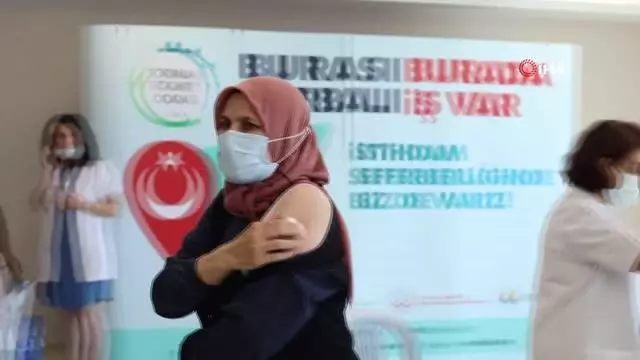 Torbalı'da binlerce fabrika çalışanı aşılandı