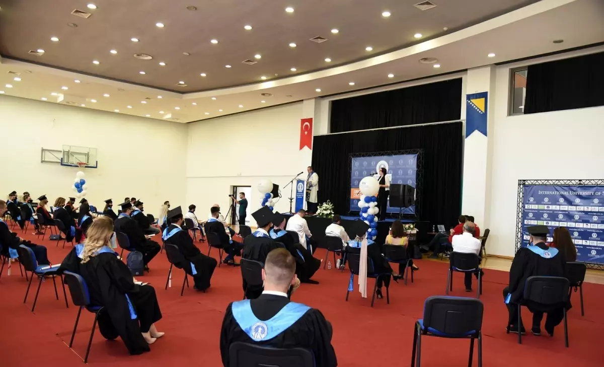 Uluslararası Saraybosna Üniversitesi 13. dönem mezunlarını verdi