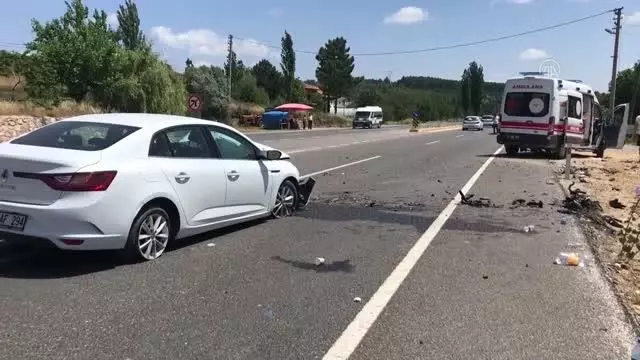 Son dakika haberleri: 2 otomobilin çarpışması sonucu 1 kişi öldü, 7 kişi yaralandı 4 Son dakika haberleri: 2 otomobilin çarpışması sonucu 1 kişi öldü, 7 kişi yaralandı