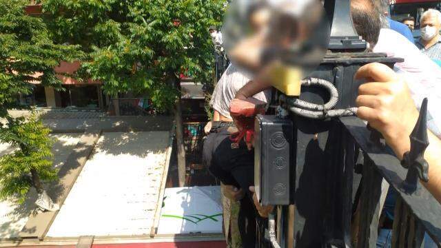 20 metrelik köprüden atlamak üzere olan genci böyle kurtardılar