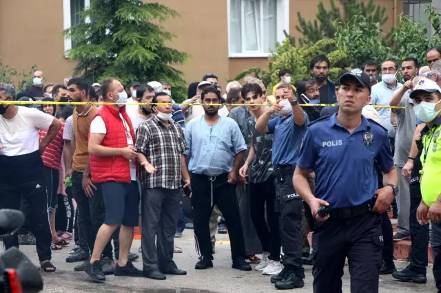 Amasya'da 4 katlı binanın çatısı alev alev yandı 12 Amasya'da 4 katlı binanın çatısı alev alev yandı