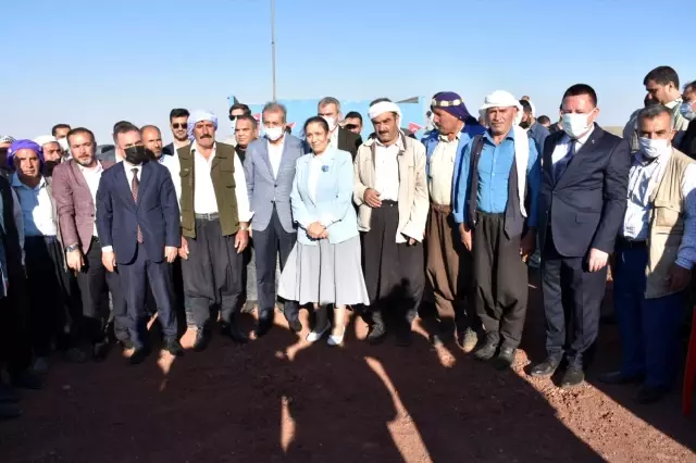Bağlar belediyesi hizmetlerinden memnun olan bölge halkı AK Parti'ye katıldı