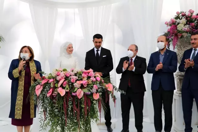 Bakan Varank ve Bilal Erdoğan, Gaziantep'te nikah şahitliği yaptı
