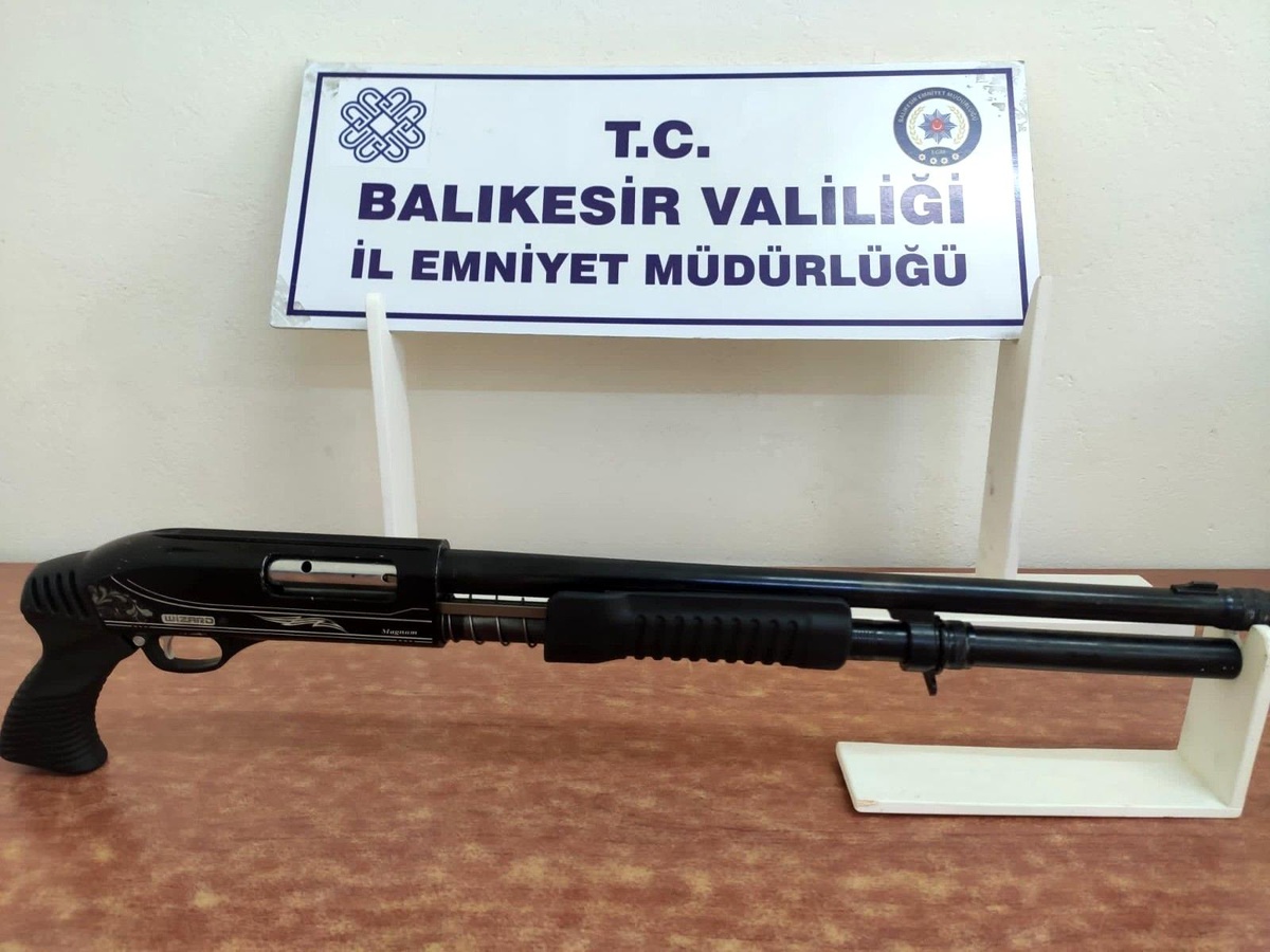 Balıkesir'de 9 aranan şahıs yakalandı - Vimarsana News