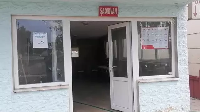 Bir kişi, camide bulduğu içinde 30 bin lira olan çantayı sahibine ulaştırdı