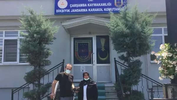 Bir kişi, camide bulduğu içinde 30 bin lira olan çantayı sahibine ulaştırdı
