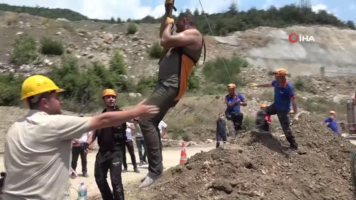 Bursa'da göçükte can pazarı...Bir saat sonra kurtarıldı - Vimarsana News