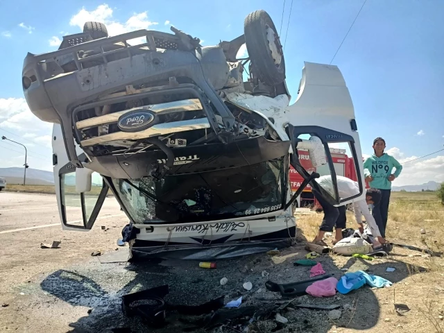 Erzurum'da feci kaza: 1'i ağır 4 yaralı