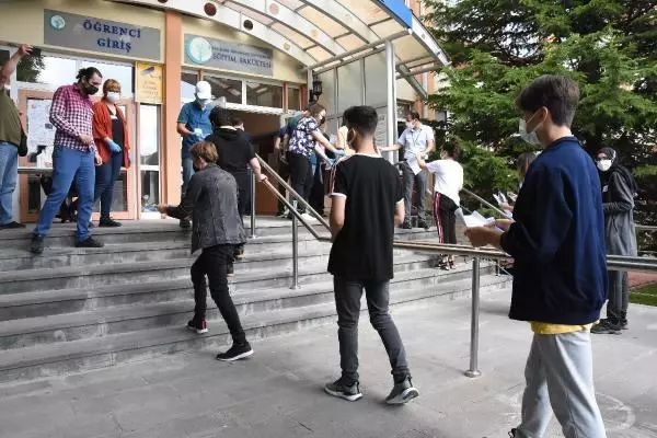 ESKİŞEHİR'DE YKS HEYECANI
