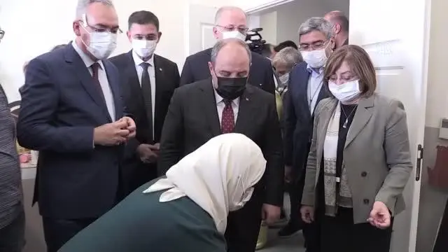 GAZİANTEP - Bakan Varank, açılan merkezleri ziyaret etti
