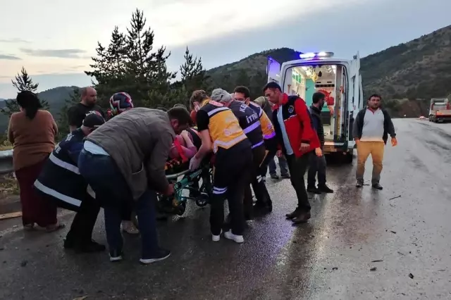 Gümüşhane'de tırın kayan dorsesi minibüse çarptı: 7 yaralı