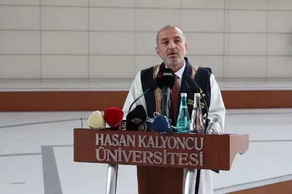 Hasan Kalyoncu Üniversitesi'nde 2021 mezunları kep attı