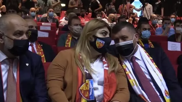 Kayserispor'da Berna Gözbaşı yeniden başkan seçildi