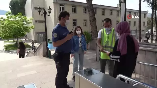 Polisin çabası kimliğini kaybeden Busenur'u sınavın girmesine yetmedi Polisin çabası kimliğini kaybeden Busenur'u sınavın girmesine yetmedi