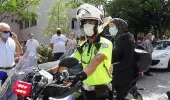 Saniyelerle yarıştı ama başaramadı! Trafik polisi, sınava yetiştiremediği öğrenciden özür dileyip helallik istedi Saniyelerle yarıştı ama başaramadı! Trafik polisi, sınava yetiştiremediği öğrenciden özür dileyip helallik istedi